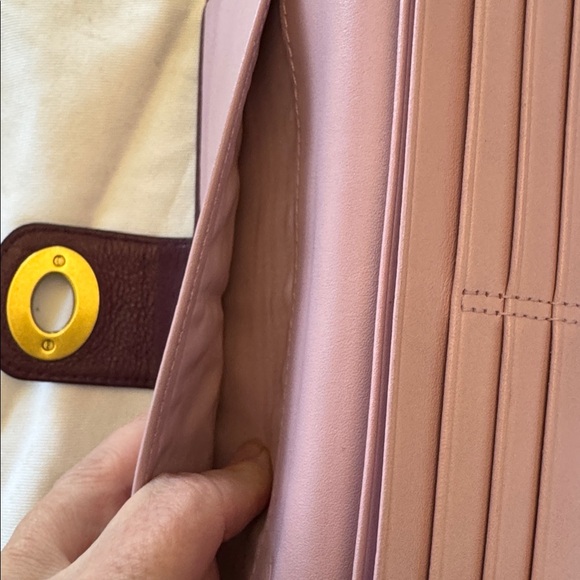 Coach vintage Hampton turnlock wallet in plum & pink  leather, brass hardware - Picture 11 of 15
